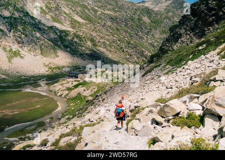 Alti Pirenei con il cirque d'Estaube sullo sfondo, Gavarnie, Francia. Foto di alta qualità Foto Stock