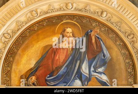 VICENZA, ITALIA - 6 NOVEMBRE 2023: L'affresco dell'apostolo con la corda nella chiesa di San Giacomo maggiore di artista sconosciuto del 19. cent. Foto Stock