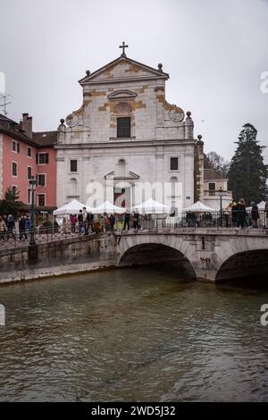 Annecy, Francia - 29 gennaio 2022: La Chiesa di Saint-Francois, conosciuta come la Chiesa degli italiani, è una chiesa cattolica ad Annecy, in alta Savoia, Foto Stock