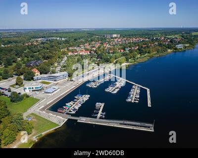 Senftenberg è una città nel sud del Brandeburgo, sull'omonimo lago. Porto cittadino, Senftenberg, Brandeburgo, Germania Foto Stock