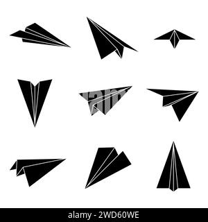 Impostare l'icona nera dei piani di carta semplici. Aeroplani di carta bianca origami da diverse angolazioni. Velivoli fatti a mano su sfondo bianco. Illustrazione vettoriale. Illustrazione Vettoriale