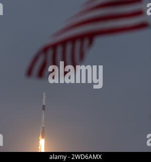 USA. 18 gennaio 2024. Foto di lancio dal sito stampa di 39 e telecamere remote intorno al pad di lancio 39A per SpaceX Axiom missione con equipaggio al ISS Kennedy Space Center Florida Brevard County USA) credito: SIPA USA/Alamy Live News Foto Stock