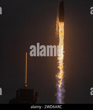 USA. 18 gennaio 2024. Foto di lancio dal sito stampa di 39 e telecamere remote intorno al pad di lancio 39A per SpaceX Axiom missione con equipaggio al ISS Kennedy Space Center Florida Brevard County USA) credito: SIPA USA/Alamy Live News Foto Stock