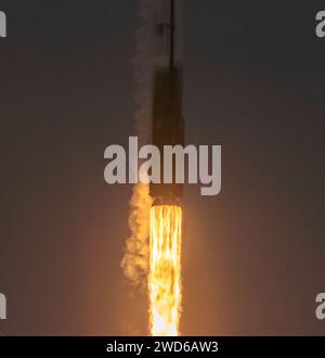 USA. 18 gennaio 2024. Foto di lancio dal sito stampa di 39 e telecamere remote intorno al pad di lancio 39A per SpaceX Axiom missione con equipaggio al ISS Kennedy Space Center Florida Brevard County USA) credito: SIPA USA/Alamy Live News Foto Stock