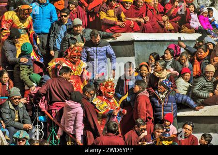 Danza della maschera buddista Lama, Festival di Gustor, Pethup Gompa, Monastero di Spituk, Leh, Ladakh, Kashmir, India, Asia Foto Stock