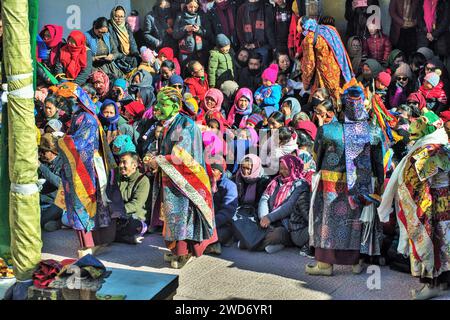 Danza della maschera buddista Lama, Festival di Gustor, Pethup Gompa, Monastero di Spituk, Leh, Ladakh, Kashmir, India, Asia Foto Stock