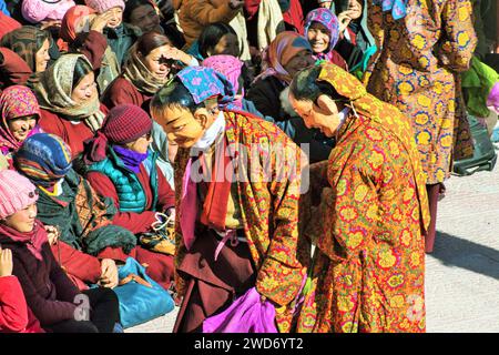 Danza della maschera buddista Lama, Festival di Gustor, Pethup Gompa, Monastero di Spituk, Leh, Ladakh, Kashmir, India, Asia Foto Stock