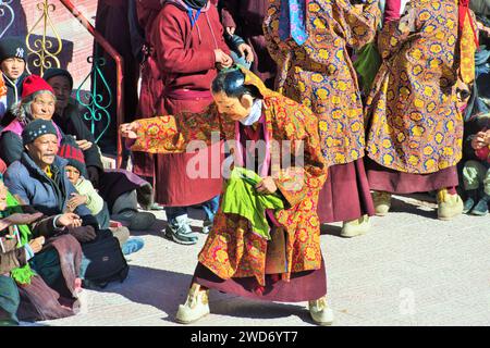 Danza della maschera buddista Lama, Festival di Gustor, Pethup Gompa, Monastero di Spituk, Leh, Ladakh, Kashmir, India, Asia Foto Stock