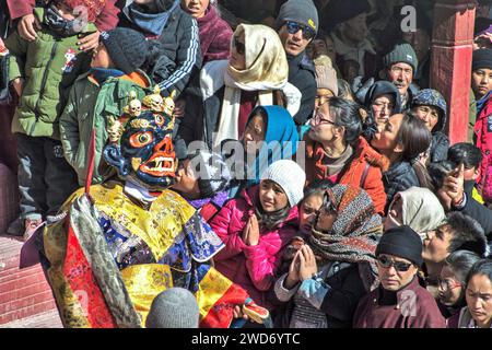 Danza della maschera buddista Lama, Festival di Gustor, Pethup Gompa, Monastero di Spituk, Leh, Ladakh, Kashmir, India, Asia Foto Stock