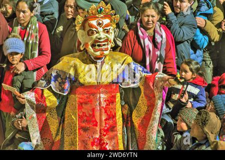 Danza della maschera buddista Lama, Festival di Gustor, Pethup Gompa, Monastero di Spituk, Leh, Ladakh, Kashmir, India, Asia Foto Stock