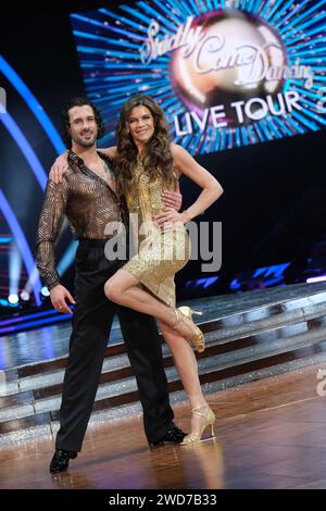 Utilita Arena, Birmingham, Regno Unito. Giovedì 18 gennaio 2024. La campionessa di tennis e presentatrice Annabel Croft danzerà con il partner del tour Graziano di prima al lancio del Strictly come Dancing Live Tour 2024. Il Live Tour apre a Birmingham venerdì 19 gennaio per la prima notte di 30 spettacoli in tutto il Regno Unito. 19–21 gennaio Birmingham Utilita Arena (venerdì 19 alle 19:30, sabato 20 alle 14:30 e 19:30, domenica 21 alle 13:30 e 18:30) credito: Ian Tennant/Alamy Live News. Foto Stock