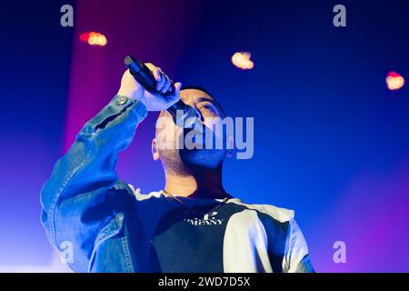 Napoli, Salerno, Italia. 18 gennaio 2024. Coez, alias Silvano Albanese, si esibisce durante il ''Lovebars Tour 2024'' dal vivo a Palapartenope il 18 gennaio 2024 a Napoli (Credit Image: © Francesco Luciano/ZUMA Press Wire) SOLO PER USO EDITORIALE! Non per USO commerciale! Foto Stock