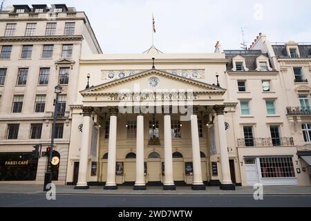 Facciata anteriore esterna del Theatre Royal, Haymarket. Londra. REGNO UNITO. E' un edificio classificato di grado I. (137) Foto Stock