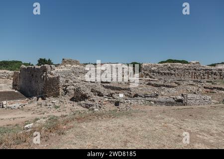 Immagine delle rovine romane a Conimbriga, Portogallo. Elementi storici trovati nel sito in lavori archeologici. Foto Stock