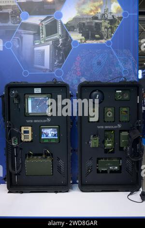 Moderna piattaforma di comunicazione digitale FONET, realizzata da WB Group, presentata allo stand. Arms and Safety Exhibition. 15 giugno 2021. Kiev, Ucraina Foto Stock