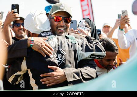 Principe sar Khalid bin Sultan al-Abdullah al-Faisal, presidente della Federazione saudita di automobili e motocicli e Saudi Motorsport Company, linea di arrivo ritratto, arrivee, durante la 12a fase della Dakar 2024 il 19 gennaio 2024 intorno a Yanbu, Arabia Saudita Foto Stock