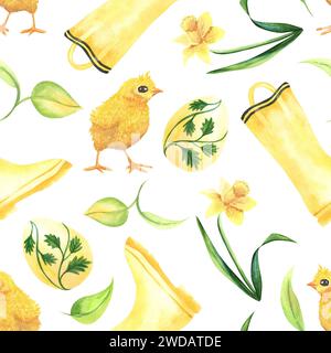 Watercolor seamless pattern with cute yellow chickens and , eggs, leaves, rubber boots, narcissus flowers. Easter background with farm birds. Spring d Foto Stock