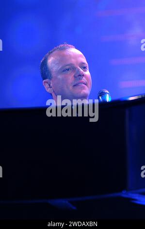 Verona Italia 2009-06-07: Gigi D'Alessio, cantante italiano, concerto dal vivo all'Arena, Wind Music Awards Foto Stock