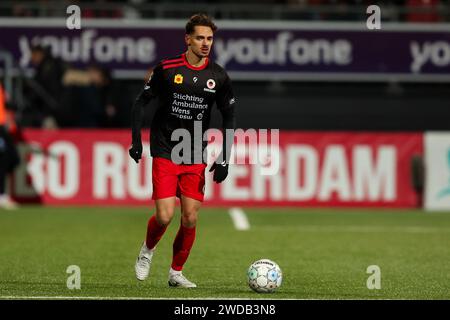 Rotterdam, Nederland. 19 gennaio 2024. ROTTERDAM, NEDERLAND - 19 GENNAIO: Siebe Horemans dell'Excelsior Rotterdam in azione durante l'Eredivisie match olandese tra Excelsior Rotterdam e sc Heerenveen a Van Donge e De Roo Stadion il 19 gennaio 2024 a Rotterdam, Nederland. (Foto di Hans van der Valk/Orange Pictures) credito: Orange Pics BV/Alamy Live News Foto Stock