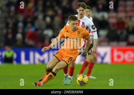 Hull City's Ozan Tufan durante la partita del campionato Sky Bet tra Sunderland e Hull City allo Stadio di Light, Sunderland, venerdì 19 gennaio 2024. (Foto: Scott Llewellyn | mi News) crediti: MI News & Sport /Alamy Live News Foto Stock