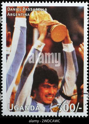 Daniel Passarella con la Coppa del mondo del 1978 su francobollo Foto Stock