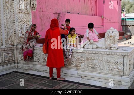 Mercato dei cammelli, fiera, gente, mercato nuziale, animali, città deserta Pushkar, (Pushkar Camal Fair) Rajasthan, India settentrionale, India Foto Stock