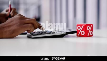 Calcolo della percentuale IVA e dello sconto fattura Foto Stock
