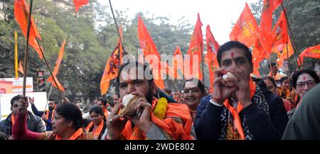 Delhi Est, Delhi, India. 20 gennaio 2024. Devoti nella processione God RAM per la celebrazione della riapertura del Tempio, devoti di Dio RAM in processione colorata sul, devoti di Lord RAM, quando il tempio di recente costruzione RAM Janmasatahali sarà riaperto dopo la nuova costruzione. RAM Birth Place ricostruito Tempio riaperto lunedì per i devoti ad Ayodhya in Uttar Pradesh, devoti in processione della felicità a i P EXTN, Delhi Est sabato, (Credit Image: © Ravi Batra/ZUMA Press Wire) SOLO USO EDITORIALE! Non per USO commerciale! Foto Stock