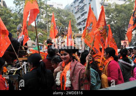 Delhi Est, Delhi, India. 20 gennaio 2024. Devoti nella processione God RAM per la celebrazione della riapertura del Tempio, devoti di Dio RAM in processione colorata sul, devoti di Lord RAM, quando il tempio di recente costruzione RAM Janmasatahali sarà riaperto dopo la nuova costruzione. RAM Birth Place ricostruito Tempio riaperto lunedì per i devoti ad Ayodhya in Uttar Pradesh, devoti in processione della felicità a i P EXTN, Delhi Est sabato, (Credit Image: © Ravi Batra/ZUMA Press Wire) SOLO USO EDITORIALE! Non per USO commerciale! Foto Stock