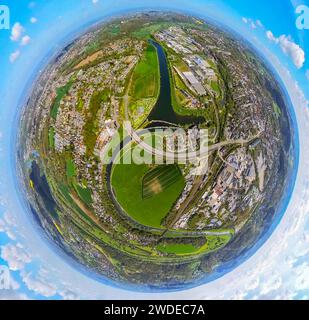 Vista aerea, ponte della Ruhr Bochumer Straße, campeggio ponte della Ruhr e weir, parco paesaggistico di Henrichshütte e museo industriale, fiume Ruhr, Glo della Terra Foto Stock