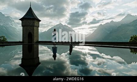 A cure for Wellness (2016) diretto da Gore Verbinski e interpretato da Dane DeHaan e mia Goth. Un giovane dirigente viene mandato a recuperare il CEO della sua azienda da un centro benessere nelle Alpi svizzere, ma presto scopre che i trattamenti sono un po' poco ortodossi! Pubblicità ancora ***SOLO USO EDITORIALE***. Credito: BFA / 20th Century Studios Foto Stock