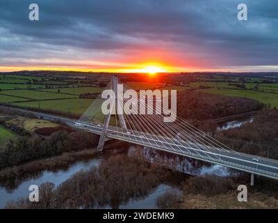 Tramonto sul Ponte Mary McAleese Foto Stock