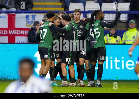 Sheffield, Regno Unito. 20 gennaio 2024. Il centrocampista di Coventry City Ben Sheaf (14) segna un GOL di 0-2 e festeggia durante lo Sheffield Wednesday FC contro Coventry City FC all'Hillsborough Stadium di Sheffield, Regno Unito il 20 gennaio 2024 Credit: Every Second Media/Alamy Live News Foto Stock