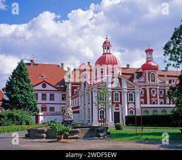 Zisterzienser-Nonnenkloster St-Marienthal in Ostritz, Oberlausitz, ist das aelteste Frauenkloster des Ordens in Deutschland, das seit seiner Gruendung um 1234 unterbrochen besteht. Kloster St-Marienthal *** il convento cistercense St Marienthal di Ostritz, alta Lusazia, è il più antico convento di suore dell'ordine in Germania, che esiste senza interruzione dalla sua fondazione intorno al 1234 Foto Stock