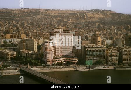 Vista della città del Cairo dalla Torre del Cairo Foto Stock