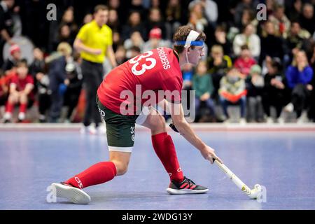 Mannheim, Deutschland. 20 gennaio 2024. Mika Schröders (CHTC, 33), AM Ball, Freisteller, Ganzkörper, Einzelbild, Einzelfoto, Aktion, Action, 20.01.2024, Mannheim (Deutschland), Hallenhockey, Deutsche Meisterschaft, Viertelfinale, Herren, TSV Mannheim - Crefelder HTC/dpa/Alamy Live News Foto Stock