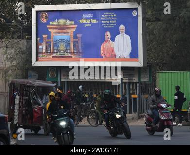 Nuova Delhi, India. 20 gennaio 2024. NUOVA DELHI, INDIA - 20 GENNAIO: Poster a Karol bagh davanti al tempio Shri RAM "Pran Pratishtha" ad Ayodhya, il 20 gennaio 2024 a nuova Delhi, India. (Foto di Sonu Mehta/Hindustan Times/Sipa USA ) credito: SIPA USA/Alamy Live News Foto Stock