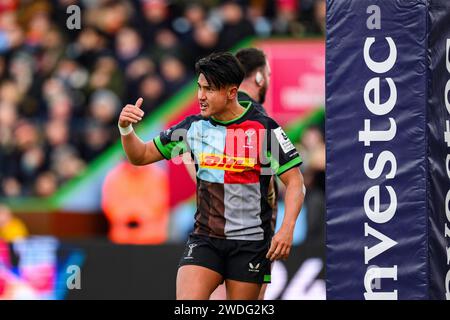 LONDRA, REGNO UNITO. 20 gennaio 2024. Marcus Smith degli Harlequins reagisce durante gli Harlequins e l'Ulster Rugby - Investec Champions Cup allo Stoop Stadium sabato 20 gennaio 2024. LONDRA INGHILTERRA. Crediti: Taka G Wu/Alamy Live News Foto Stock