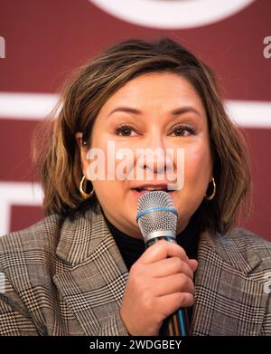 Londra, Regno Unito. 20 gennaio 2024. Ayesha Hazarika, emittente, comica e attivista laburista presenta Sadiq Khan, sindaco di Londra alla Fabian New Year Conference alla Guildhall di Londra sabato 20 gennaio 2024 Credit: Prixpics/Alamy Live News Foto Stock