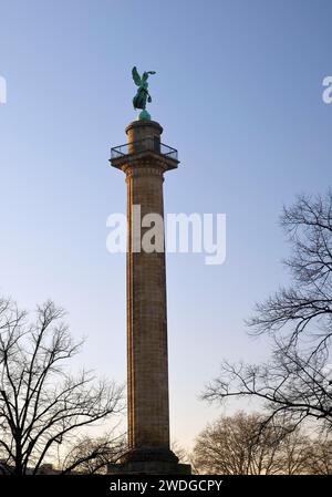 Colonna di Waterloo con Vittoria, colonna della Vittoria che commemora la battaglia di Waterloo, Waterlooplatz, Hannover, bassa Sassonia, Germania Foto Stock