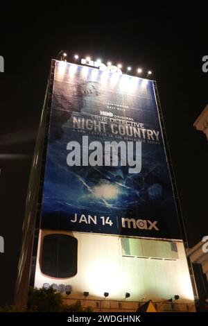 Los Angeles, California, USA 19 gennaio 2024 True Detective Night Country Billboard with Jodie Foster on Sunset Blvd il 19 gennaio 2024 a Los Angeles, California, USA. Foto di Barry King/Alamy Stock Photo Foto Stock