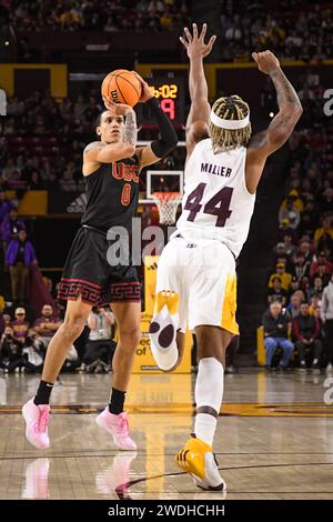 La guardia degli USC Trojans Kobe Johnson (0) tenta un tiro nel secondo tempo della partita di basket NCAA contro l'Arizona State a Tempe, Arizona, sabato 20 gennaio 2024. Arizona State sconfisse USC 82-67. (Thomas Fernandez/immagine dello sport) Foto Stock