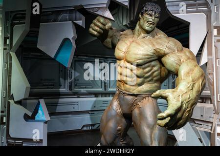 Shah Alam, Malesia - aprile 17,2023: La figura di cera di Hulk esposta al Red Carpet 2 a i-City Shah Alam. Foto Stock