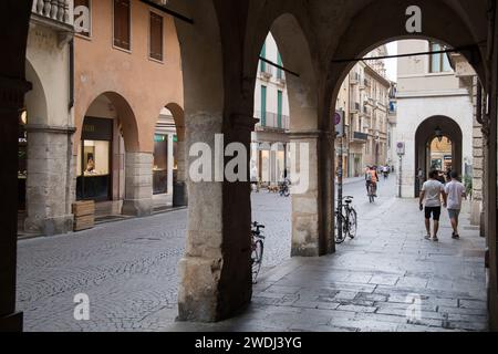 Corso Andrea Palladio nel centro storico di Vicenza, provincia di Vicenza, Veneto, Italia© Wojciech Strozyk / Alamy Stock Photo **** didascalia locale *** Foto Stock