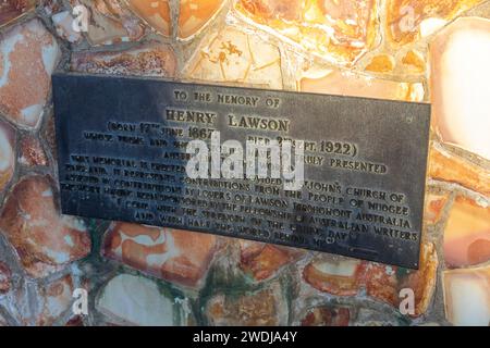 Centro di Mudgee, muro commemorativo e targa in omaggio a Henry Lawson, poeta bosh australiano e scrittore di racconti brevi, NSW, Australia, 202 Foto Stock