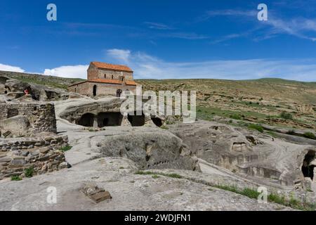 Città grotta di Uplistsikhe antica città pre-cristiana scavata nella roccia e monastero in Georgia, Europa orientale Foto Stock