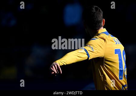 Frosinone, Italia. 21 gennaio 2024. Matias Soule of Frosinone gestisce durante la partita di serie A tra Frosinone calcio e Cagliari calcio allo stadio Benito stirpe di Frosinone (Italia), 21 gennaio 2024. Crediti: Insidefoto di andrea staccioli/Alamy Live News Foto Stock