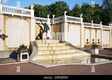 Fontana di Poseidon nel Palazzo Kadriorg. Tallinn. Estonia Foto Stock