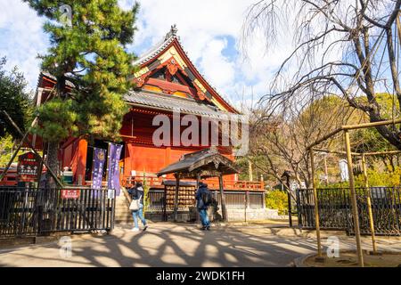 Tokyo, Giappone. Gennaio 2024. Vista esterna del tempio Kiyomizu Kannon-do nel centro della città Foto Stock