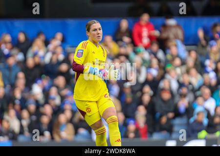 Chelsea, Londra, Regno Unito. 21 gennaio 2024. Stamford Bridge, Chelsea, Londra, Inghilterra - domenica 21 gennaio 2024: Il portiere Mary Earps (27 Manchester United) libera la palla durante la partita di Barclay's Womens Super League tra Chelsea e Manchester United a Stamford Bridge, Londra, Inghilterra domenica 21 gennaio 2024 (Claire Jeffrey/SPP) credito: SPP Sport Press Photo. /Alamy Live News Foto Stock